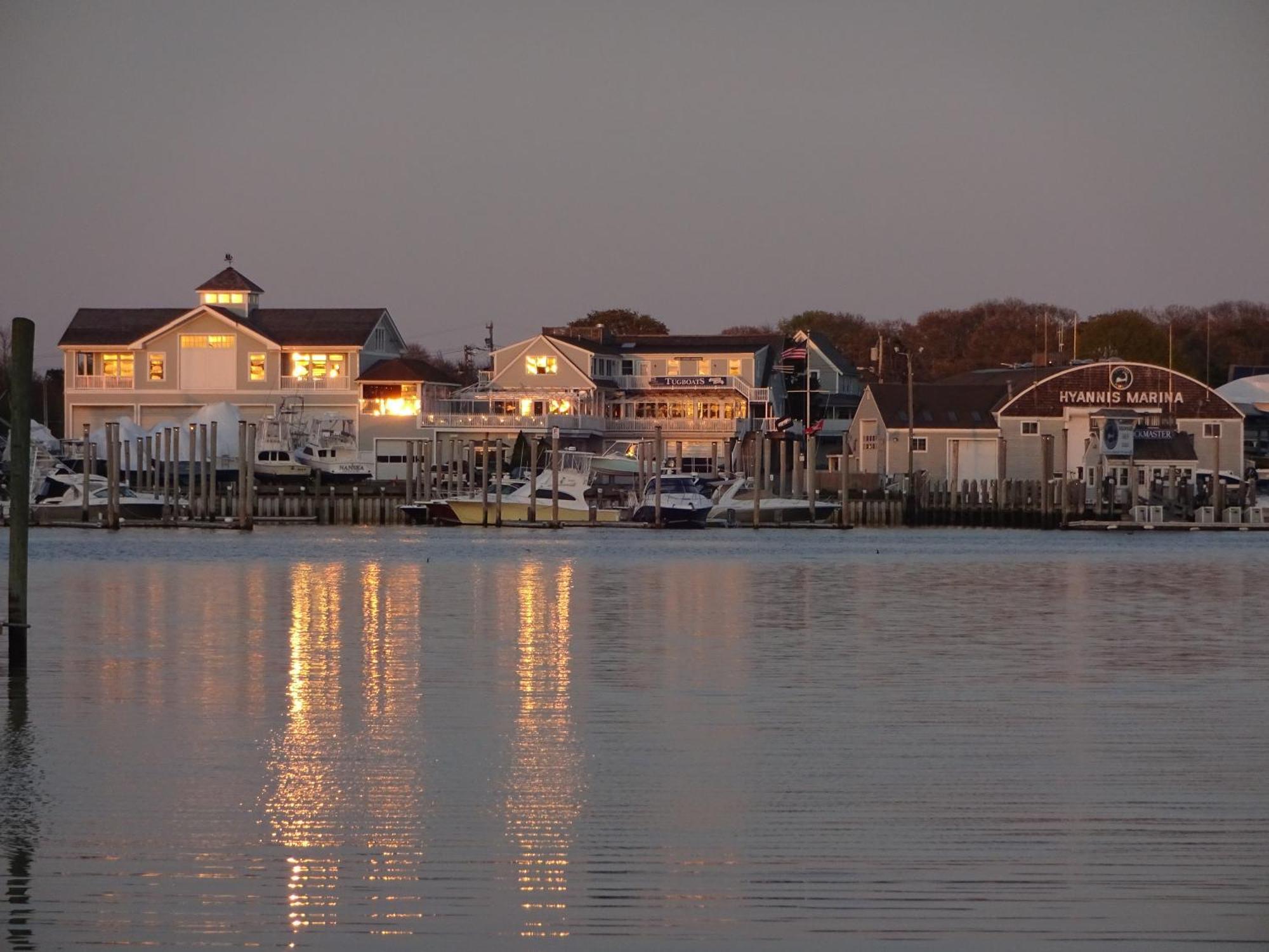 Hi Hyannis Hostel Exterior photo