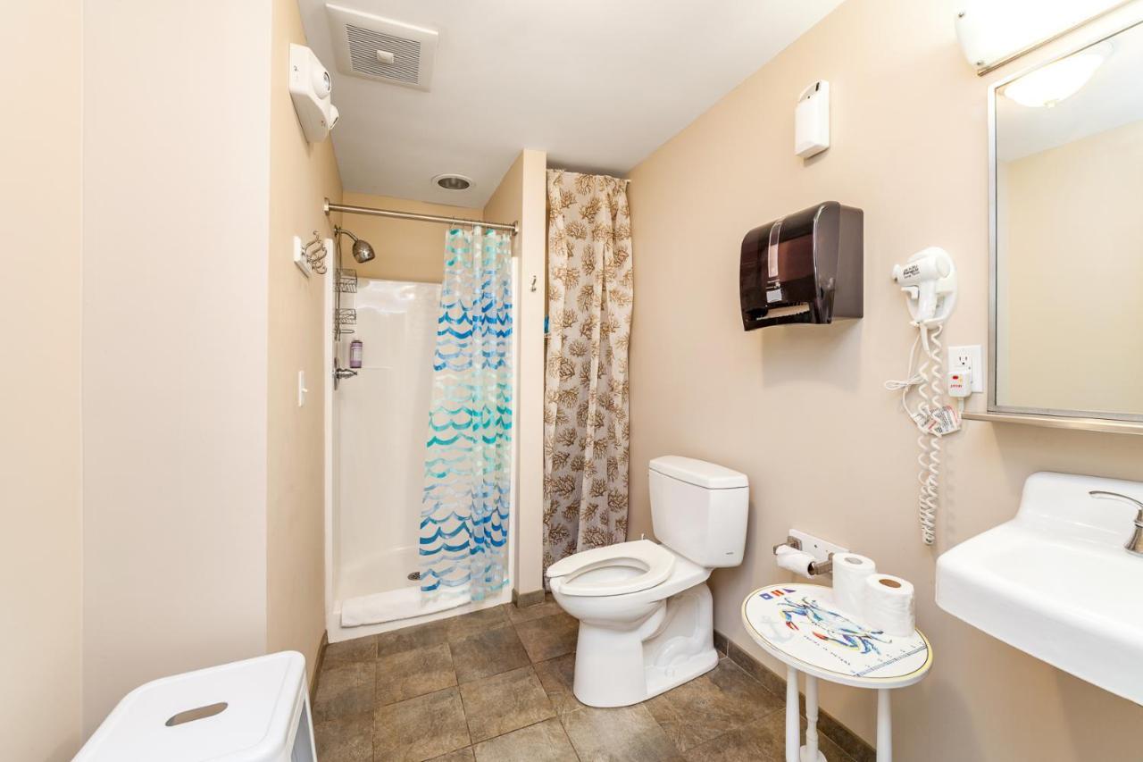 Hi Hyannis Hostel Exterior photo